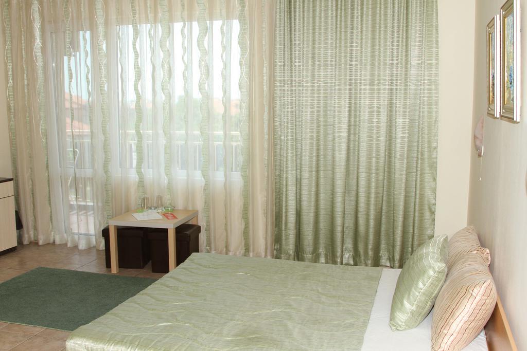 Vlasta Family Hotel Ravda Exterior photo
